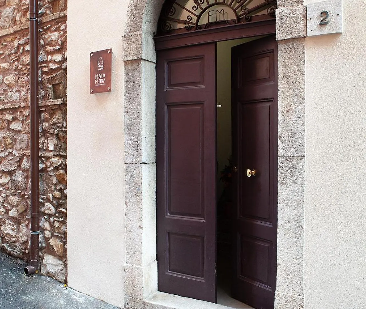 Maia Flora Taormina Apartments