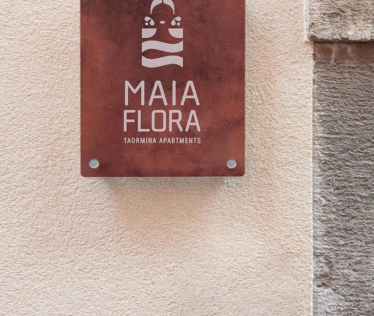 Maia Flora Taormina Apartments