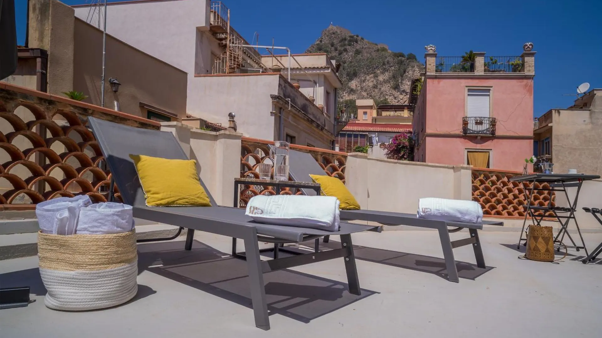 Maia Flora Taormina Apartments Italy
