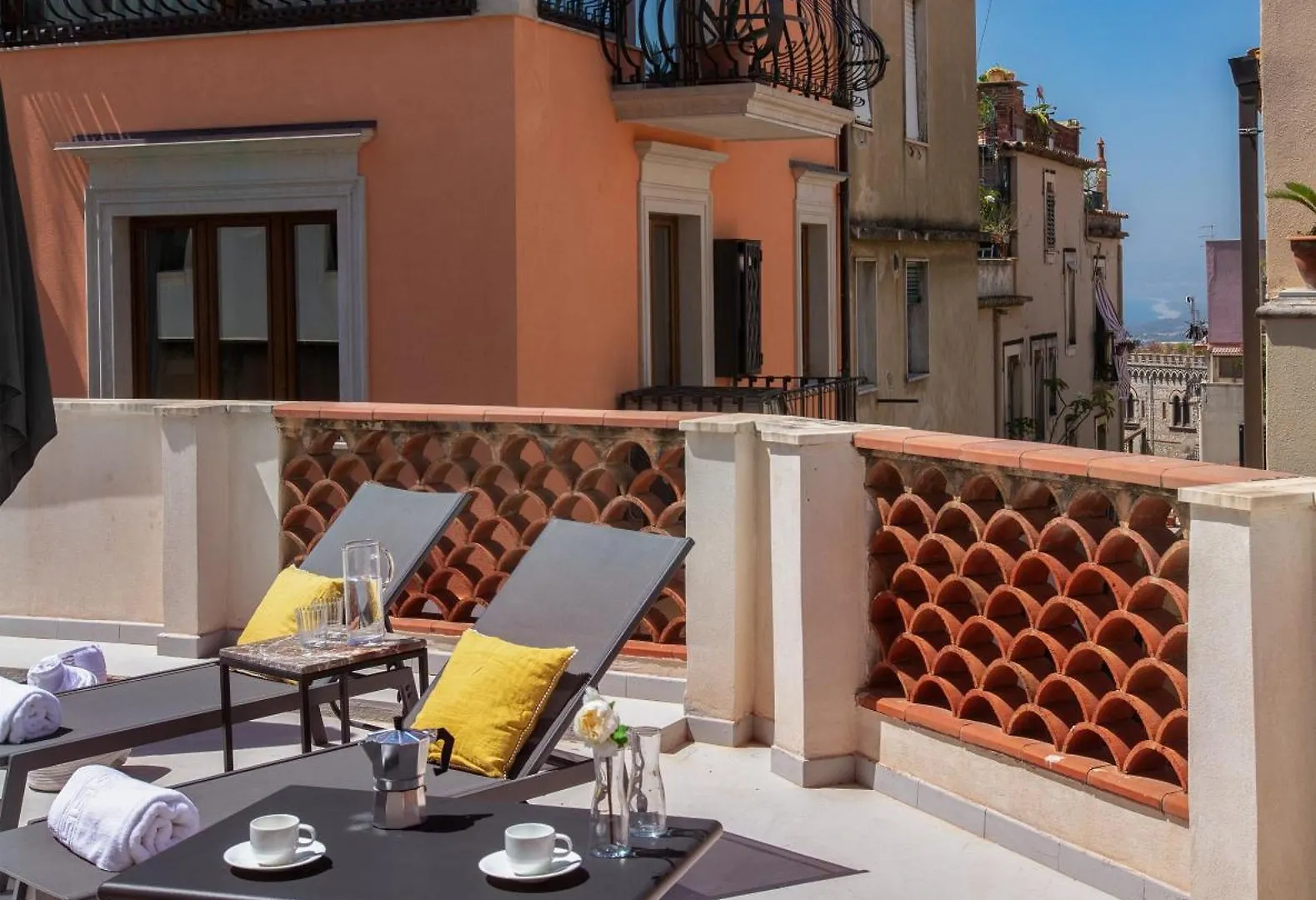 Maia Flora Taormina Apartments Italy