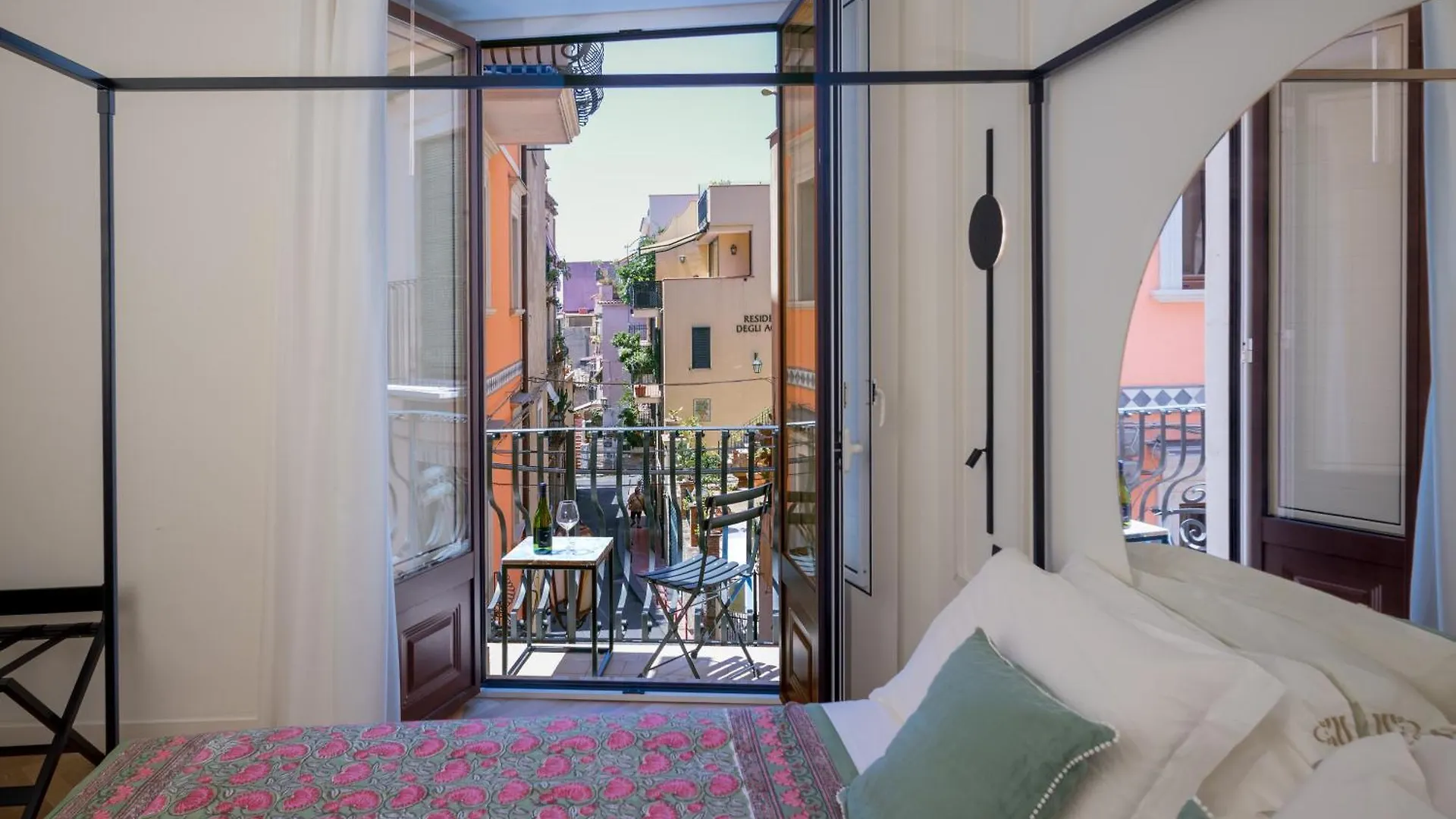 Maia Flora Taormina Apartments